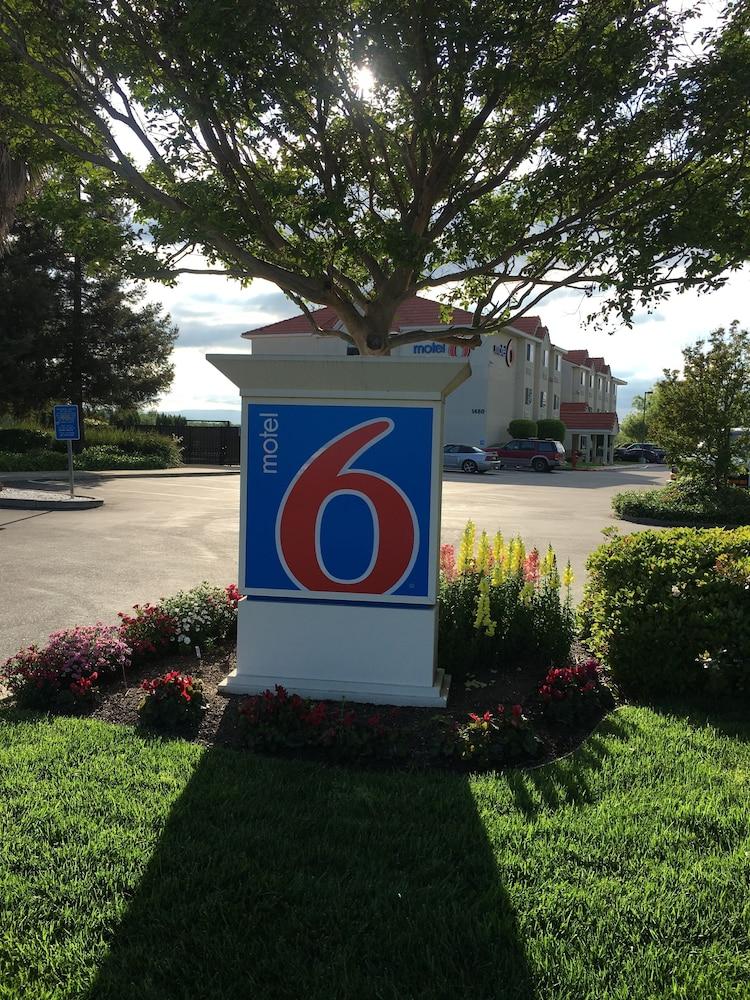 Motel 6-Dixon, Ca Ngoại thất bức ảnh