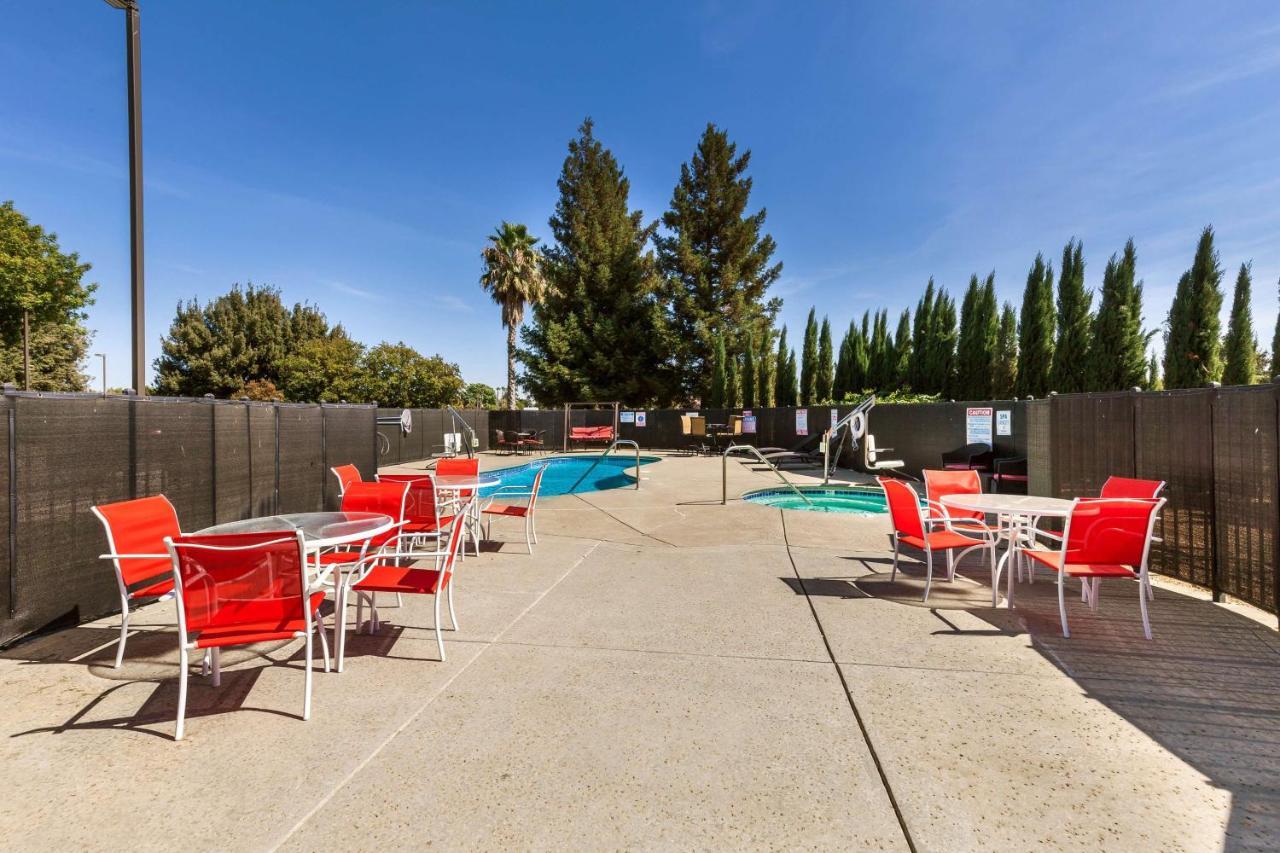 Motel 6-Dixon, Ca Ngoại thất bức ảnh