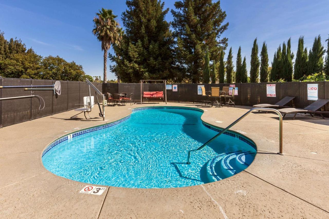 Motel 6-Dixon, Ca Ngoại thất bức ảnh